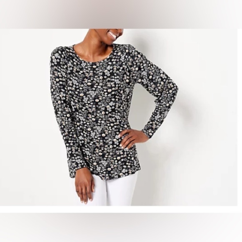576- Laurie Felt NWOT Black Floral Oversized Long Sleeve Top, Size XXS. Pit 19”